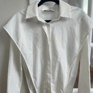 Nympha White Long Sleeve Button-Down Shirt – Size M – Waist-Defining Design
